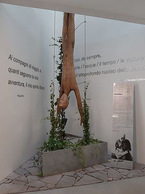 scultura in legno dell'immersionista