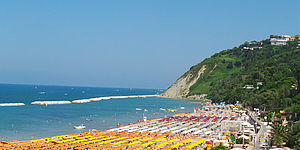 immagine della spiaggia di gabicce mare