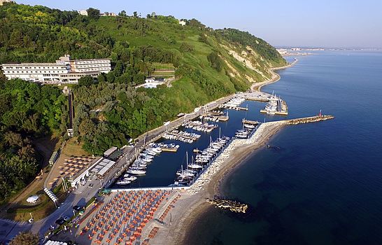 panorama di Baia Vallugola