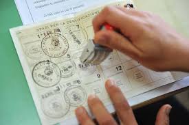 tessera elettorale con timbro